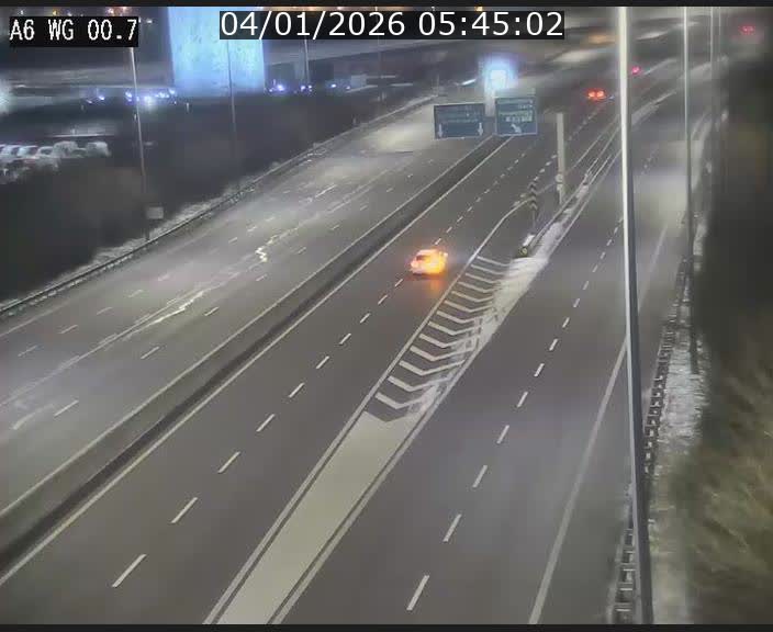 Traffic live webcam Luxembourg Croix de Cessange - A6 - BK 0.7 - direction A3 France