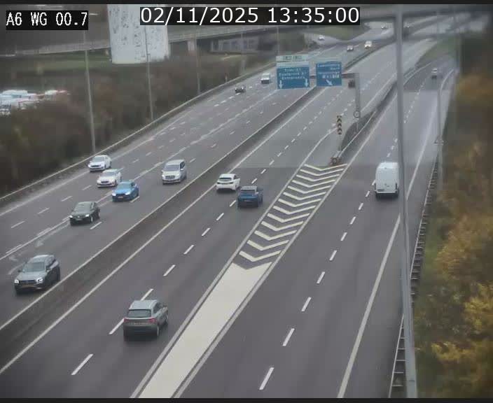Traffic live webcam Luxembourg Croix de Cessange - A6 - BK 0.7 - direction A3 France