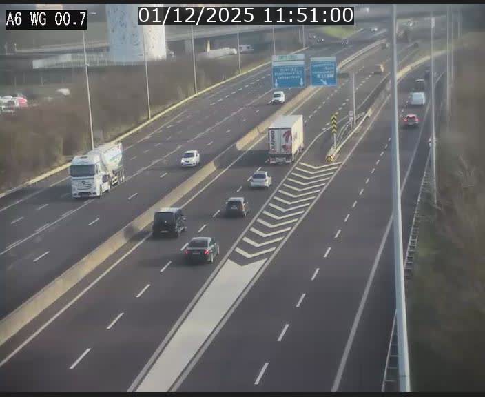 <h2>Traffic live webcam Luxembourg Croix de Cessange - A6 - BK 0.7 - direction A3 France</h2>