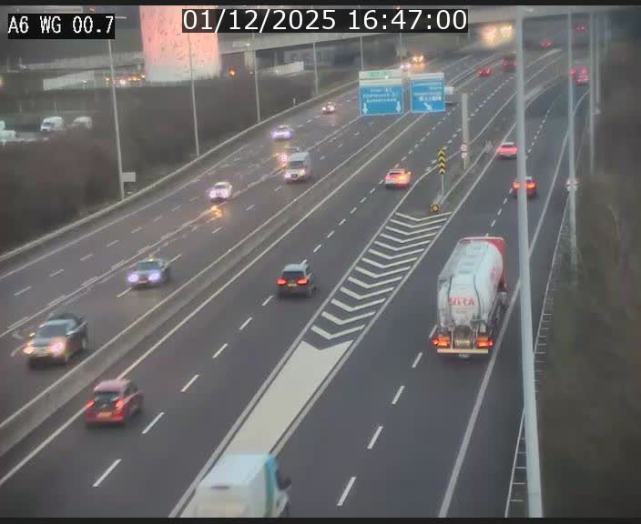 <h2>Traffic live webcam Luxembourg Croix de Cessange - A6 - BK 0.7 - direction A3 France</h2>