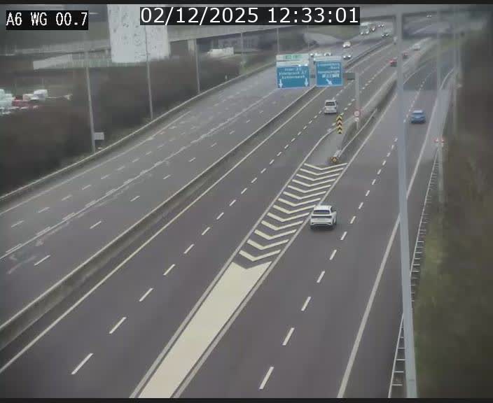 <h2>Traffic live webcam Luxembourg Croix de Cessange - A6 - BK 0.7 - direction A3 France</h2>