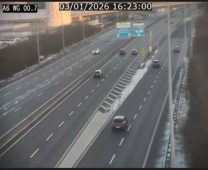 <h2>Traffic live webcam Luxembourg Croix de Cessange - A6 - BK 0.7 - direction A3 France</h2>