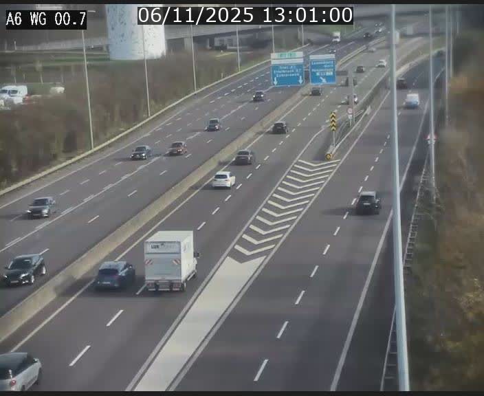<h2>Traffic live webcam Luxembourg Croix de Cessange - A6 - BK 0.7 - direction A3 France</h2>
