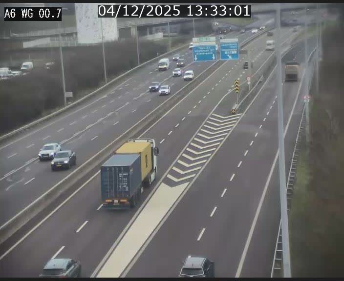 <h2>Traffic live webcam Luxembourg Croix de Cessange - A6 - BK 0.7 - direction A3 France</h2>