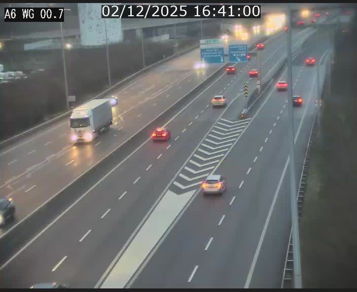 <h2>Traffic live webcam Luxembourg Croix de Cessange - A6 - BK 0.7 - direction A3 France</h2>
