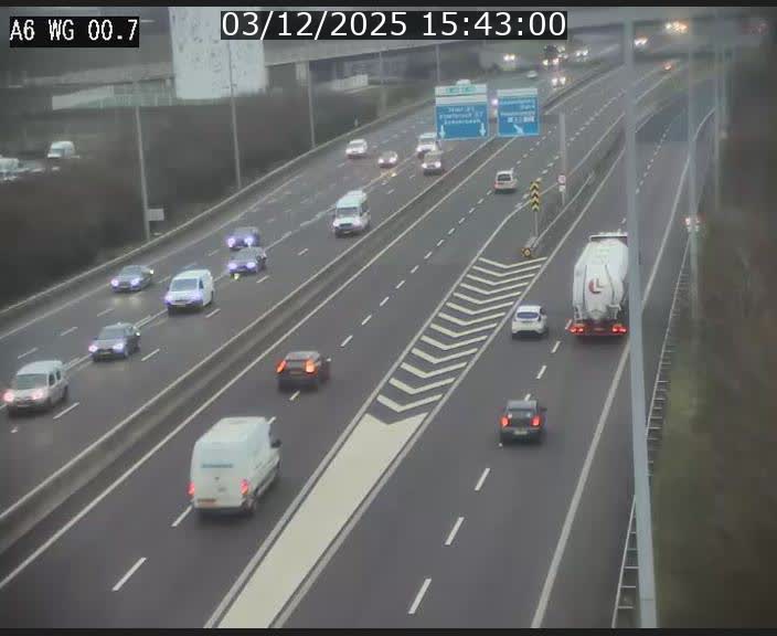 <h2>Traffic live webcam Luxembourg Croix de Cessange - A6 - BK 0.7 - direction A3 France</h2>