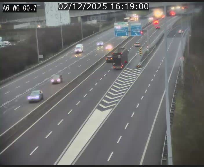 <h2>Traffic live webcam Luxembourg Croix de Cessange - A6 - BK 0.7 - direction A3 France</h2>