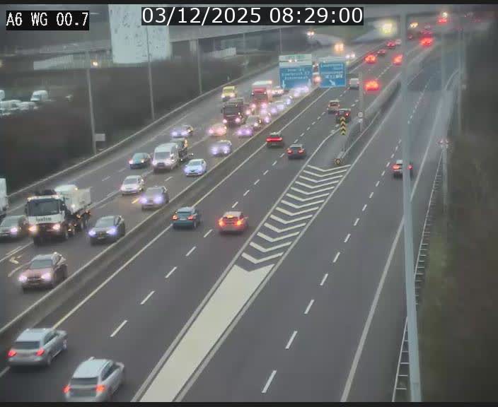 <h2>Traffic live webcam Luxembourg Croix de Cessange - A6 - BK 0.7 - direction A3 France</h2>