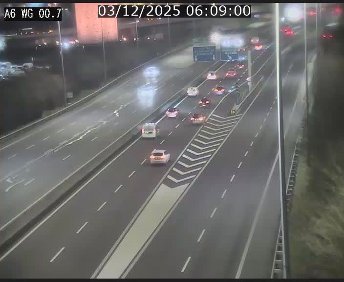 <h2>Traffic live webcam Luxembourg Croix de Cessange - A6 - BK 0.7 - direction A3 France</h2>