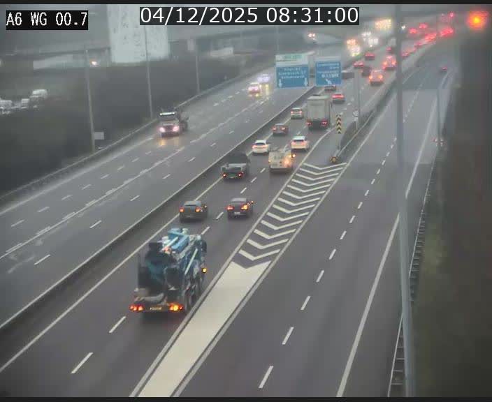 <h2>Traffic live webcam Luxembourg Croix de Cessange - A6 - BK 0.7 - direction A3 France</h2>