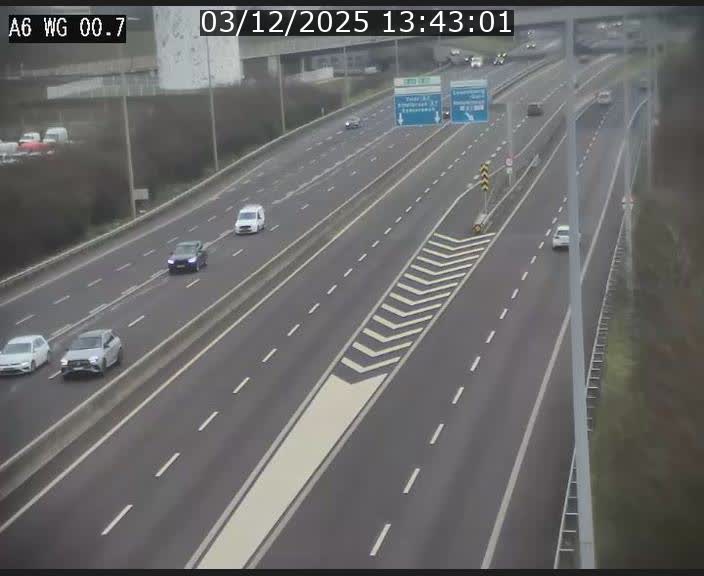 <h2>Traffic live webcam Luxembourg Croix de Cessange - A6 - BK 0.7 - direction A3 France</h2>