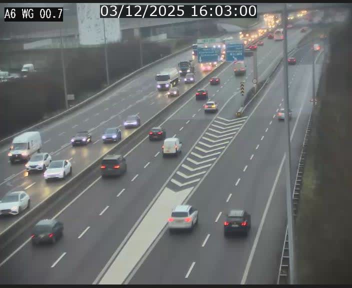 <h2>Traffic live webcam Luxembourg Croix de Cessange - A6 - BK 0.7 - direction A3 France</h2>