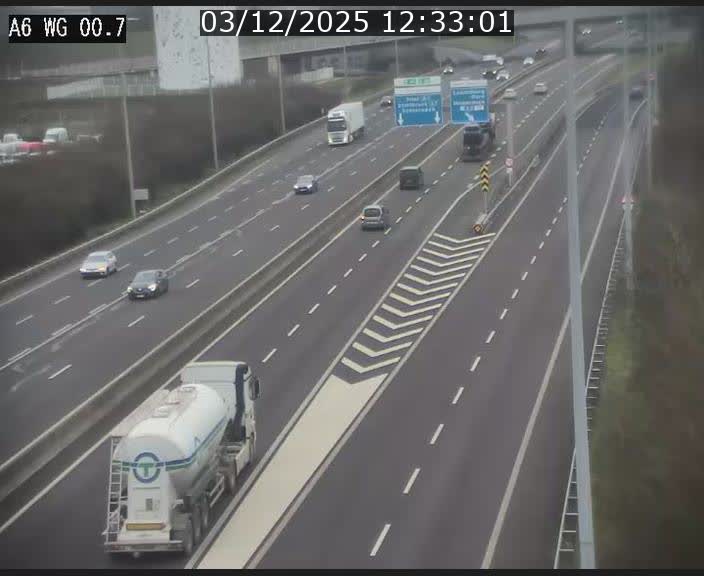 <h2>Traffic live webcam Luxembourg Croix de Cessange - A6 - BK 0.7 - direction A3 France</h2>