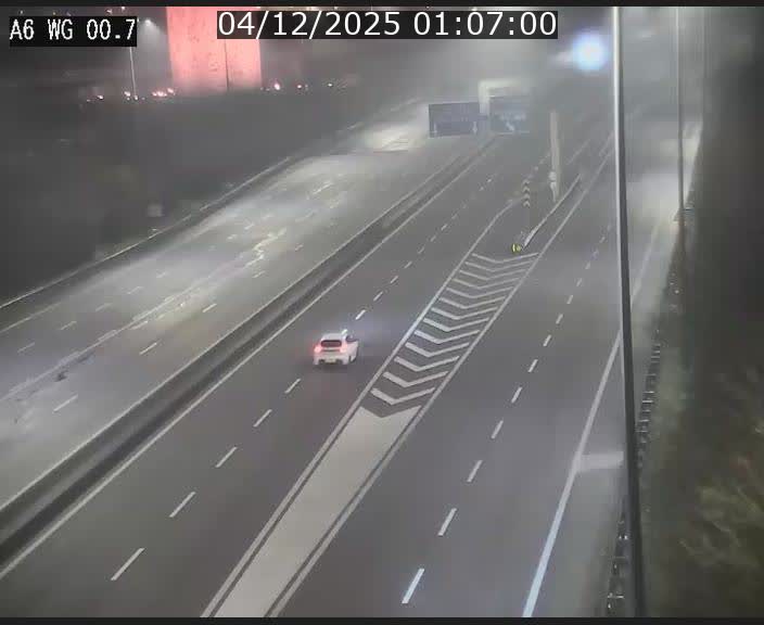 <h2>Traffic live webcam Luxembourg Croix de Cessange - A6 - BK 0.7 - direction A3 France</h2>