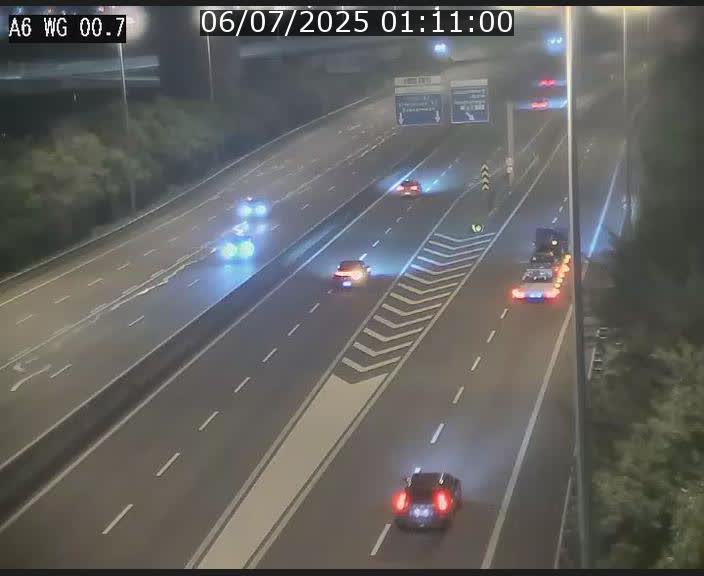 Traffic live webcam Luxembourg Croix de Cessange - A6 - BK 0.7 - direction A3 France