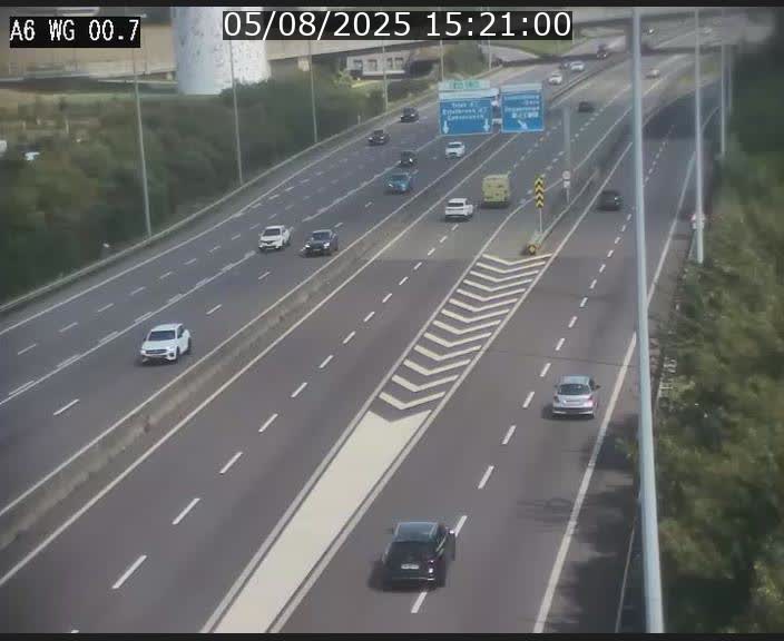 Traffic live webcam Luxembourg Croix de Cessange - A6 - BK 0.7 - direction A3 France