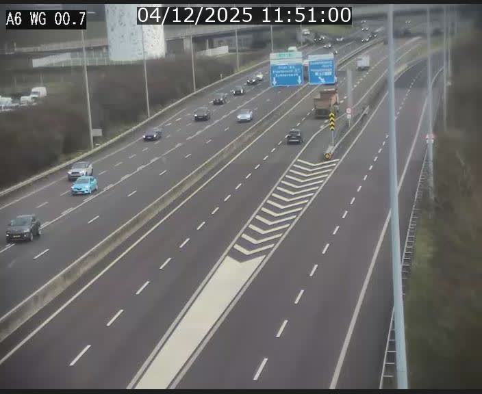 <h2>Traffic live webcam Luxembourg Croix de Cessange - A6 - BK 0.7 - direction A3 France</h2>