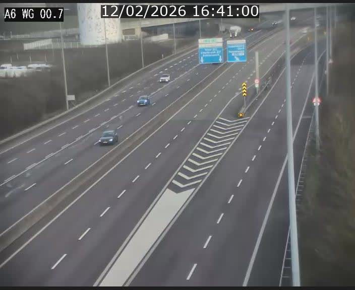 <h2>Traffic live webcam Luxembourg Croix de Cessange - A6 - BK 0.7 - direction A3 France</h2>