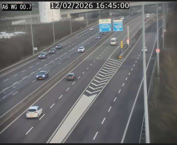 <h2>Traffic live webcam Luxembourg Croix de Cessange - A6 - BK 0.7 - direction A3 France</h2>