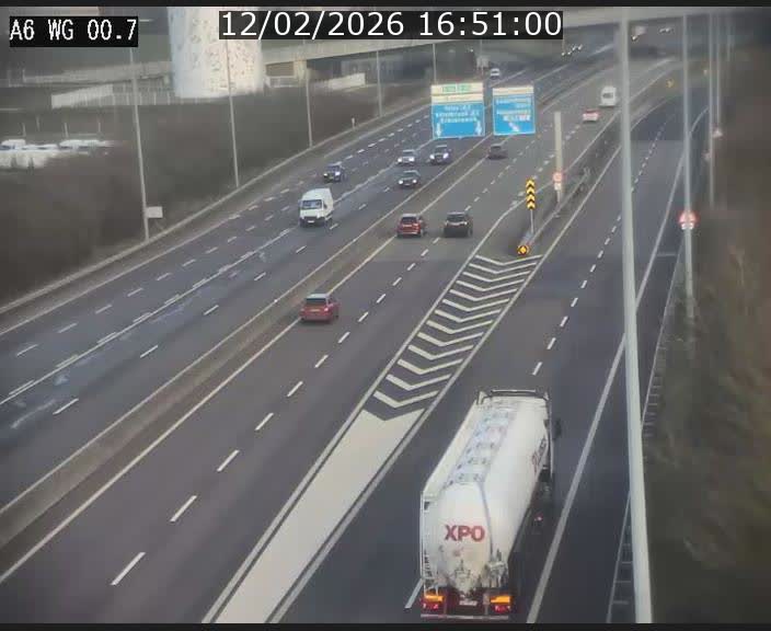 <h2>Traffic live webcam Luxembourg Croix de Cessange - A6 - BK 0.7 - direction A3 France</h2>