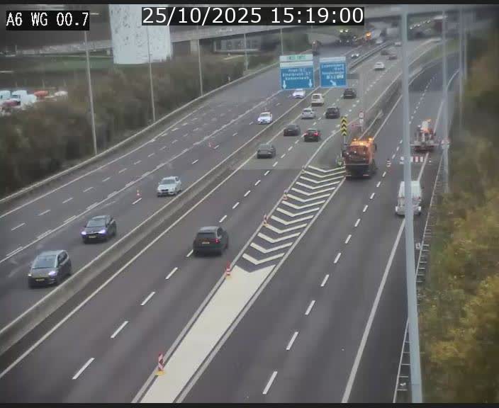 <h2>Traffic live webcam Luxembourg Croix de Cessange - A6 - BK 0.7 - direction A3 France</h2>