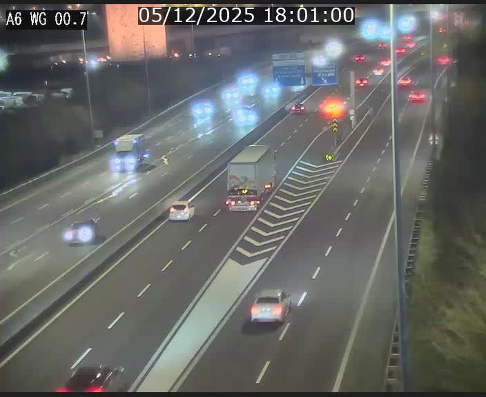 <h2>Traffic live webcam Luxembourg Croix de Cessange - A6 - BK 0.7 - direction A3 France</h2>