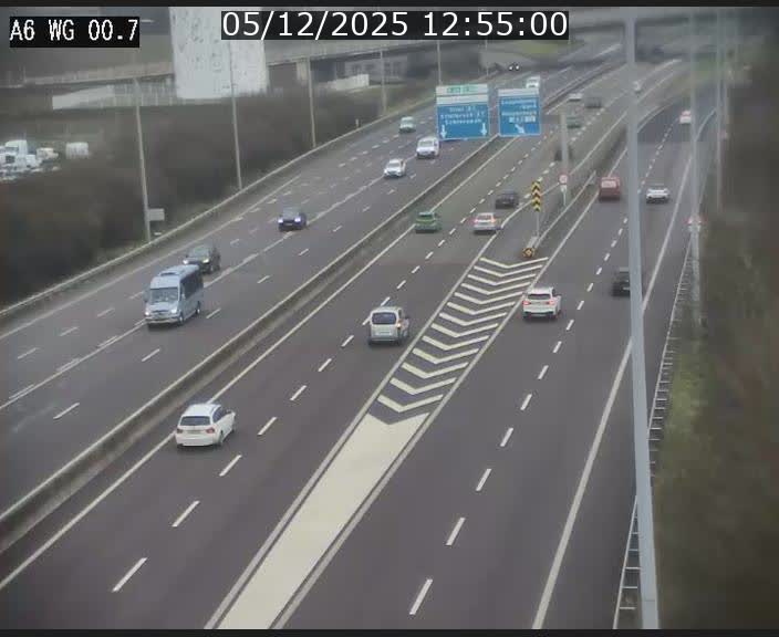 <h2>Traffic live webcam Luxembourg Croix de Cessange - A6 - BK 0.7 - direction A3 France</h2>