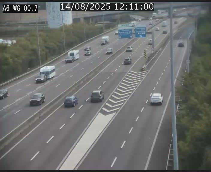 Traffic live webcam Luxembourg Croix de Cessange - A6 - BK 0.7 - direction A3 France
