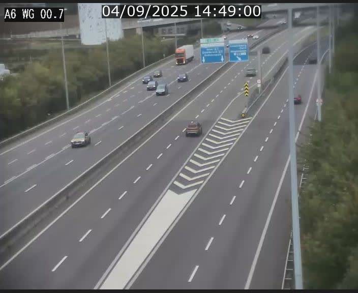 <h2>Traffic live webcam Luxembourg Croix de Cessange - A6 - BK 0.7 - direction A3 France</h2>