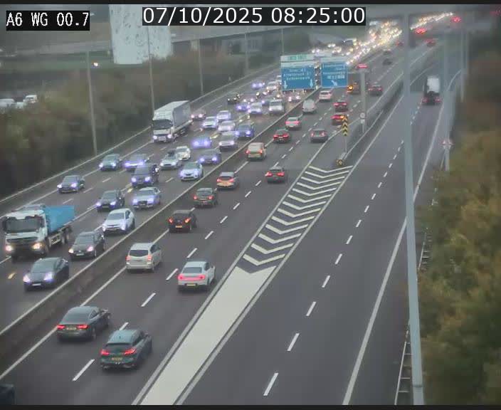 <h2>Traffic live webcam Luxembourg Croix de Cessange - A6 - BK 0.7 - direction A3 France</h2>
