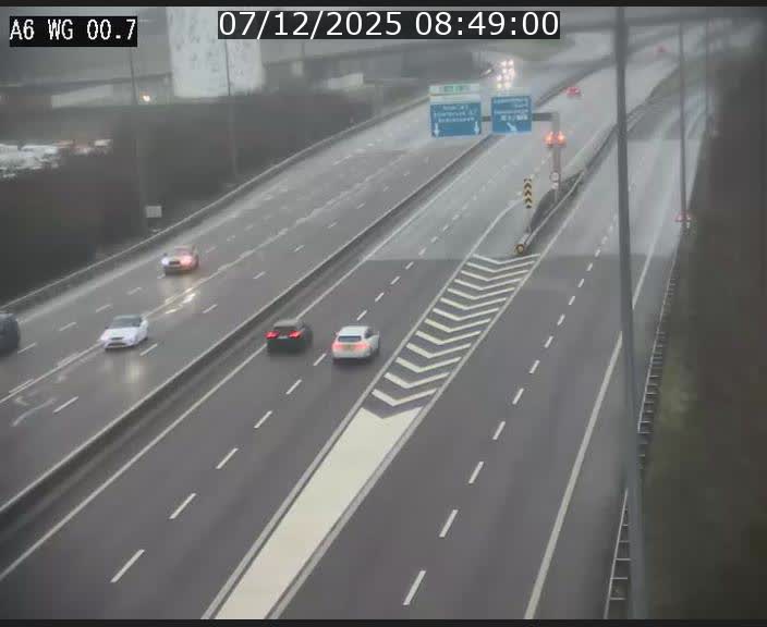 <h2>Traffic live webcam Luxembourg Croix de Cessange - A6 - BK 0.7 - direction A3 France</h2>