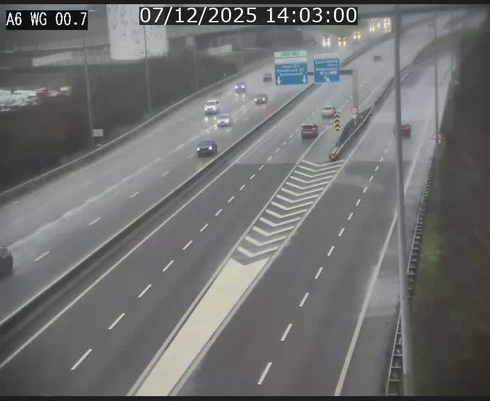 <h2>Traffic live webcam Luxembourg Croix de Cessange - A6 - BK 0.7 - direction A3 France</h2>