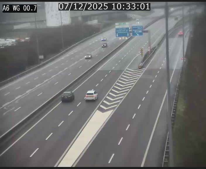 <h2>Traffic live webcam Luxembourg Croix de Cessange - A6 - BK 0.7 - direction A3 France</h2>