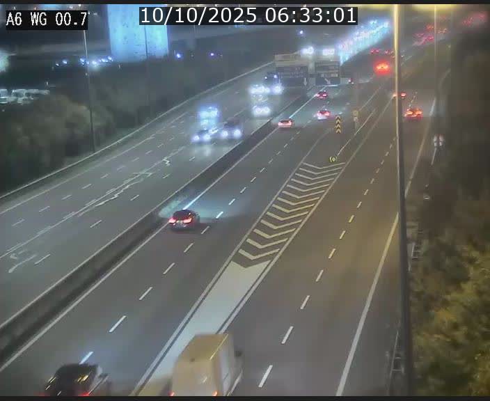 <h2>Traffic live webcam Luxembourg Croix de Cessange - A6 - BK 0.7 - direction A3 France</h2>