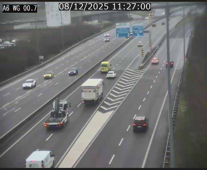 <h2>Traffic live webcam Luxembourg Croix de Cessange - A6 - BK 0.7 - direction A3 France</h2>