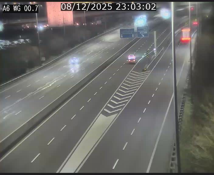 Traffic live webcam Luxembourg Croix de Cessange - A6 - BK 0.7 - direction A3 France