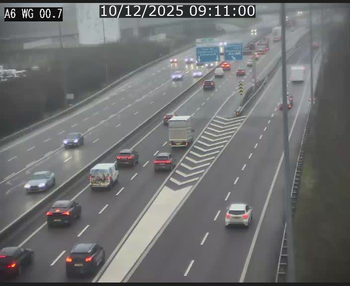 <h2>Traffic live webcam Luxembourg Croix de Cessange - A6 - BK 0.7 - direction A3 France</h2>