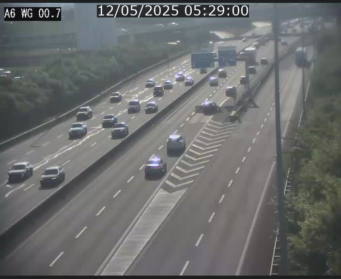 <h2>Traffic live webcam Luxembourg Croix de Cessange - A6 - BK 0.7 - direction A3 France</h2>