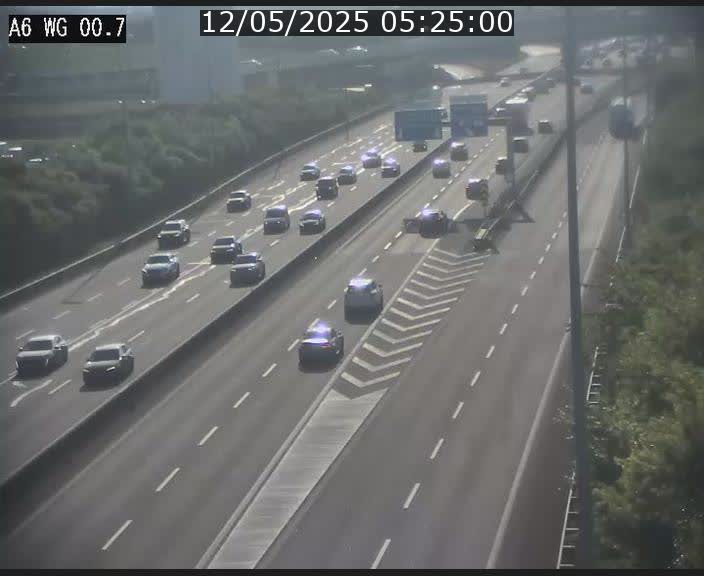 <h2>Traffic live webcam Luxembourg Croix de Cessange - A6 - BK 0.7 - direction A3 France</h2>