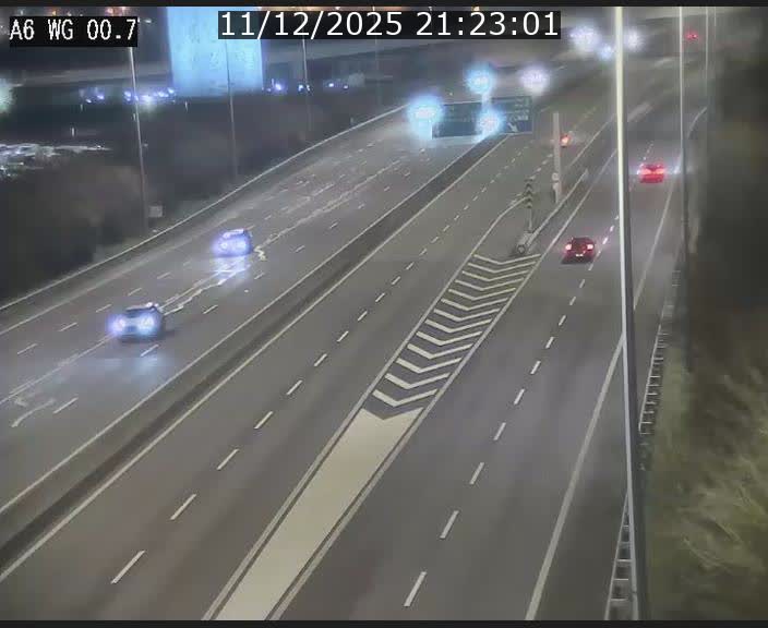 <h2>Traffic live webcam Luxembourg Croix de Cessange - A6 - BK 0.7 - direction A3 France</h2>