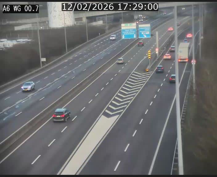 <h2>Traffic live webcam Luxembourg Croix de Cessange - A6 - BK 0.7 - direction A3 France</h2>