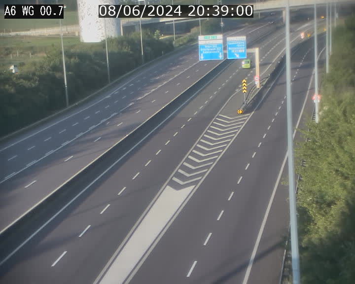 <h2>Traffic live webcam Luxembourg Croix de Cessange - A6 - BK 0.7 - direction A3 France</h2>