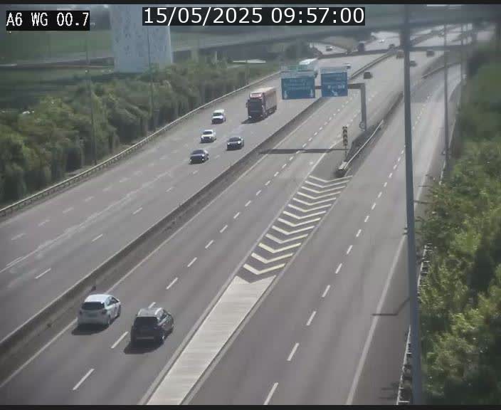 <h2>Traffic live webcam Luxembourg Croix de Cessange - A6 - BK 0.7 - direction A3 France</h2>