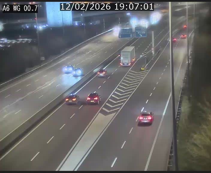 <h2>Traffic live webcam Luxembourg Croix de Cessange - A6 - BK 0.7 - direction A3 France</h2>