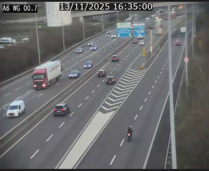 <h2>Traffic live webcam Luxembourg Croix de Cessange - A6 - BK 0.7 - direction A3 France</h2>