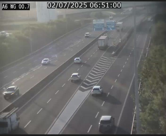Traffic live webcam Luxembourg Croix de Cessange - A6 - BK 0.7 - direction A3 France