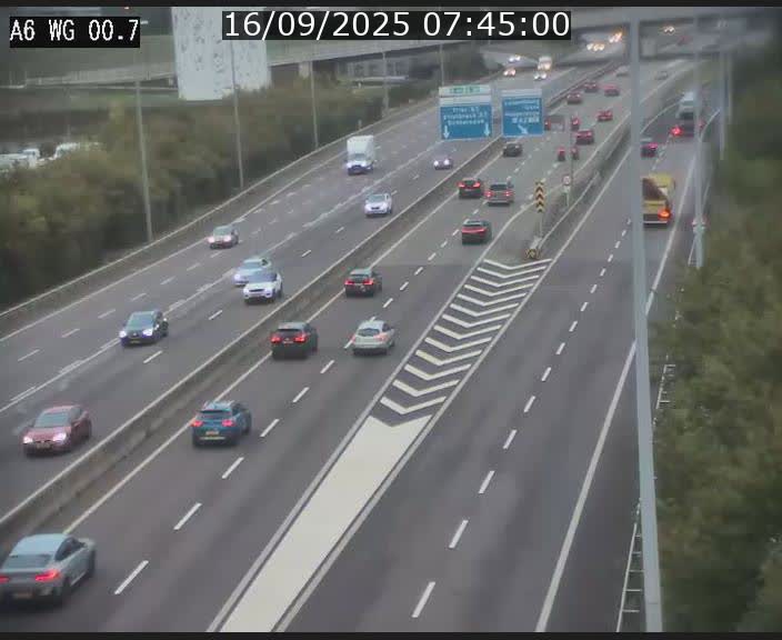 <h2>Traffic live webcam Luxembourg Croix de Cessange - A6 - BK 0.7 - direction A3 France</h2>