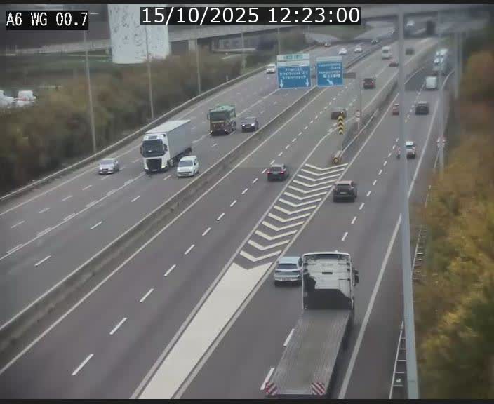 <h2>Traffic live webcam Luxembourg Croix de Cessange - A6 - BK 0.7 - direction A3 France</h2>
