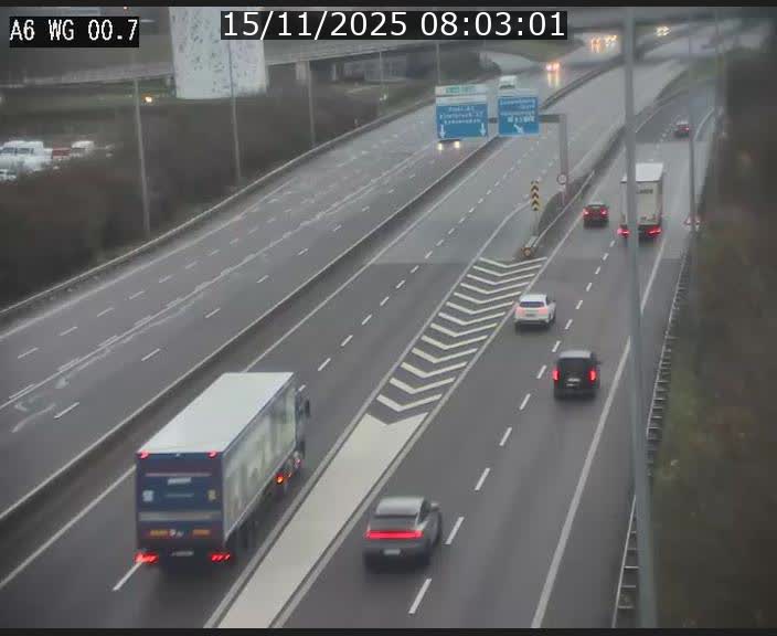 Traffic live webcam Luxembourg Croix de Cessange - A6 - BK 0.7 - direction A3 France