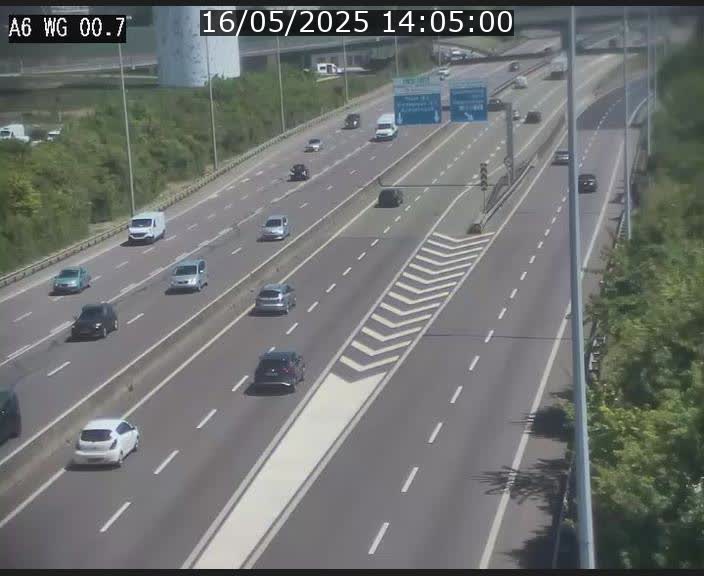 <h2>Traffic live webcam Luxembourg Croix de Cessange - A6 - BK 0.7 - direction A3 France</h2>